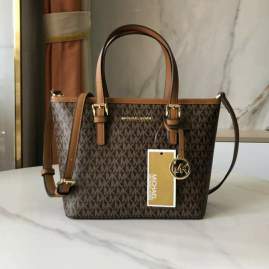 Picture of Michael Kors Wallets _SKUfw242015428fw